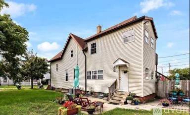 Main picture of 115 W Barker Ave