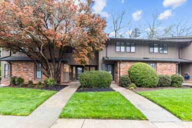 Main picture of 702 Oak Tree Dr
