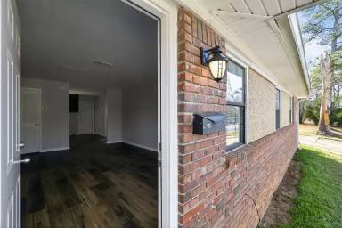 Main picture of 3681 Lynn Dr