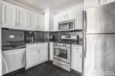 Main picture of 350 E 65th St