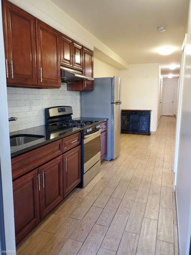 Main picture of 2534 E 19th St