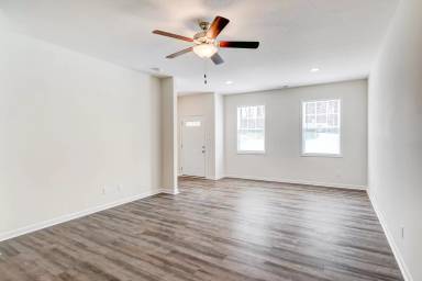 Main picture of 450 E Norton Rd