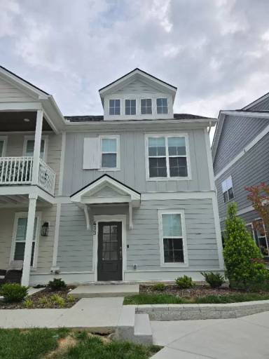 Main picture of 413 Drakes Way