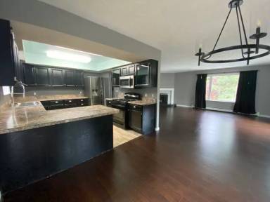 Main picture of 8621 Leeper Cir