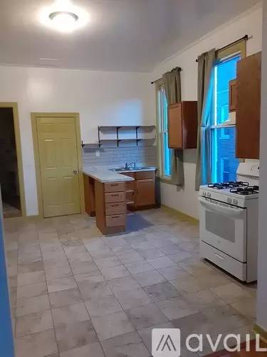 Main picture of 2313 S Albany Ave