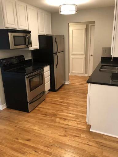 Main picture of 2700 W 44th St