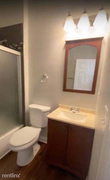 Main picture of 1616 W 18th Pl