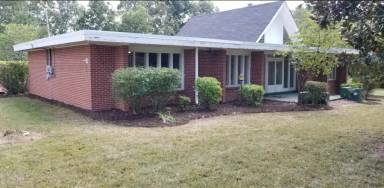 Main picture of 448 Rolling Hills 3rd St