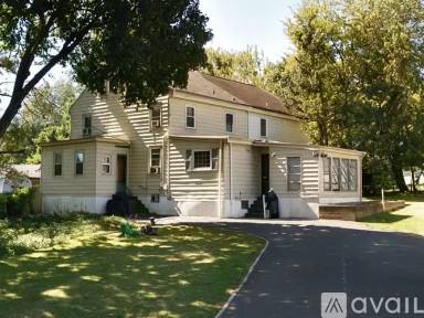 Main picture of 127 Hazelhurst Ave