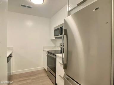 Main picture of 25 Webster Ave