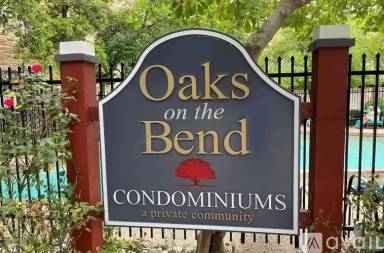 Main picture of Oaks On The Bend Condos
