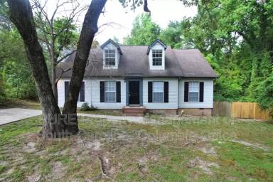 Main picture of 403 Charwood Ln