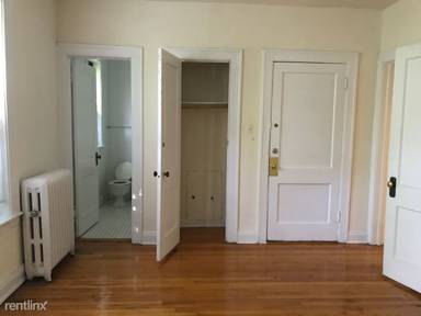 Main picture of 620 W Addison St