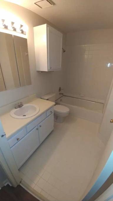 Main picture of 1747 Jack Warner Pkwy