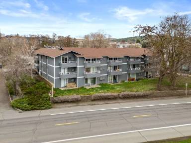 Main picture of 3001 E Upriver Dr