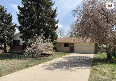 Main picture of 6820 S Clarkson St