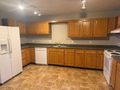 Main picture of 337 E 5th St