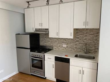 Main picture of 2520 W Leland Ave