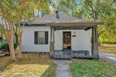 Main picture of 439 Simpson Ave