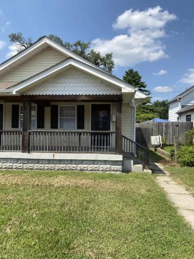 Main picture of 4006 E 10th St