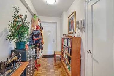 Main picture of 80 Cranberry St