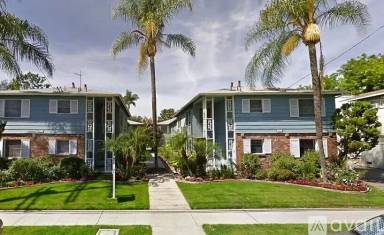 Main picture of 4941 Whitsett Ave