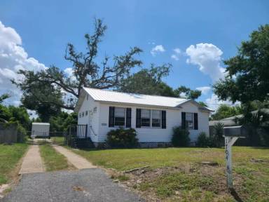 Main picture of 1704 Billings Ave