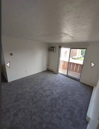 Main picture of 1444 W River Rd N