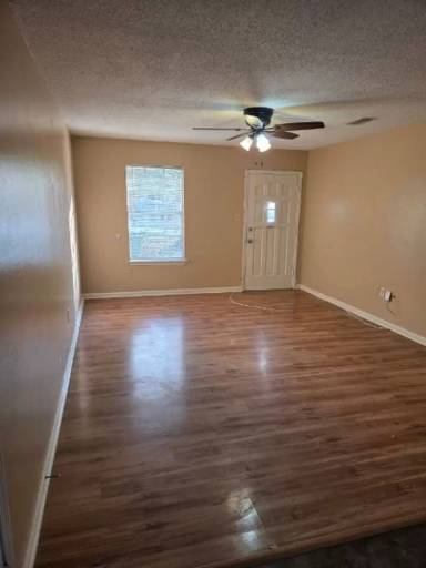 Main picture of 3559 Robert St