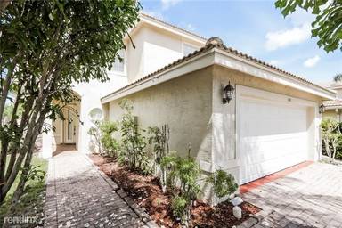 Main picture of 5213 Rising Comet Ln