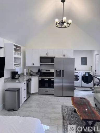 Main picture of 6148 Winthrop Ave