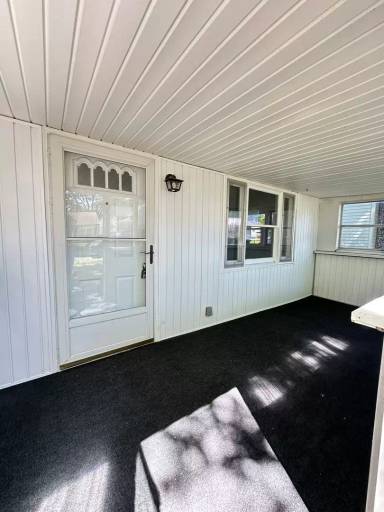 Main picture of 2101 S Pershing Dr