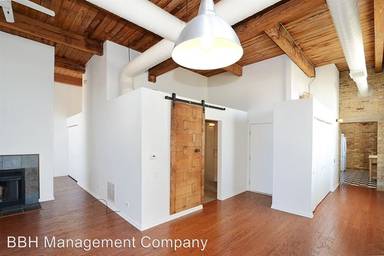 Main picture of 2510 N Wayne Ave