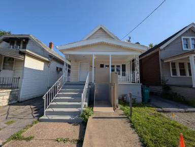 Main picture of 40 Kerns Ave