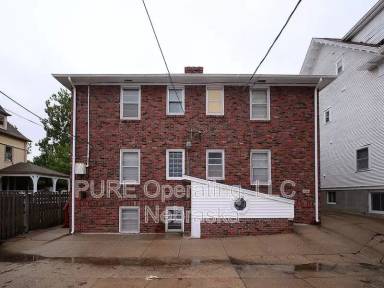 Main picture of 220 N 32nd Ave