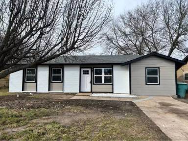 Main picture of 2222 N Duchess Dr