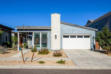 Main picture of 824 E Monte Way