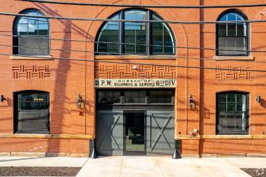 Main picture of 840 W North Ave