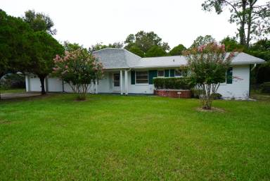 Main picture of 36 Emerald Ct