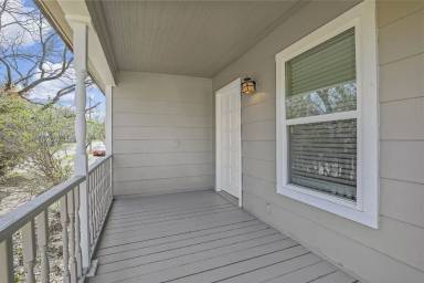 Main picture of 611 S Scullin Ave