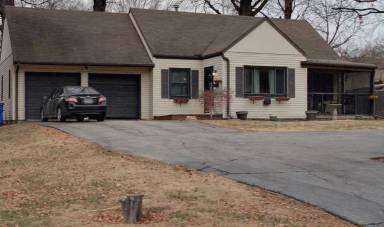 Main picture of 6918 Metcalf Ave