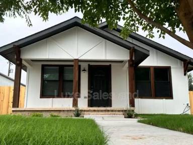Main picture of 5008 N Asbury Ave