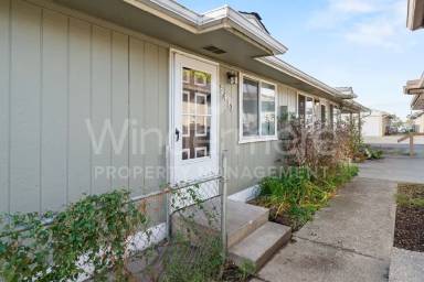 Main picture of 6417 N Lee St