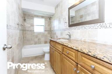 Main picture of 2715 SE 8th Ave