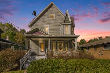 Main picture of 2208 S Burdick St