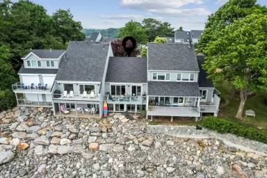 Main picture of 18 Stage Neck Rd