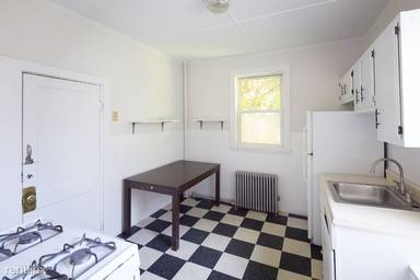 Main picture of 17 Pond St