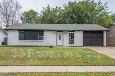 Main picture of 930 Briarwood Dr