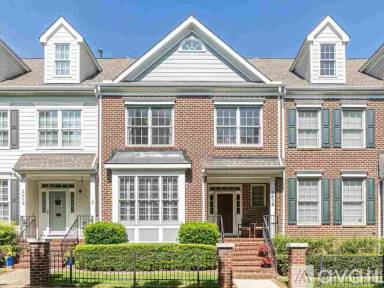 Main picture of 2415 Saint Pauls Sq