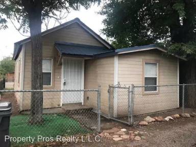 Main picture of 905 N 2nd St